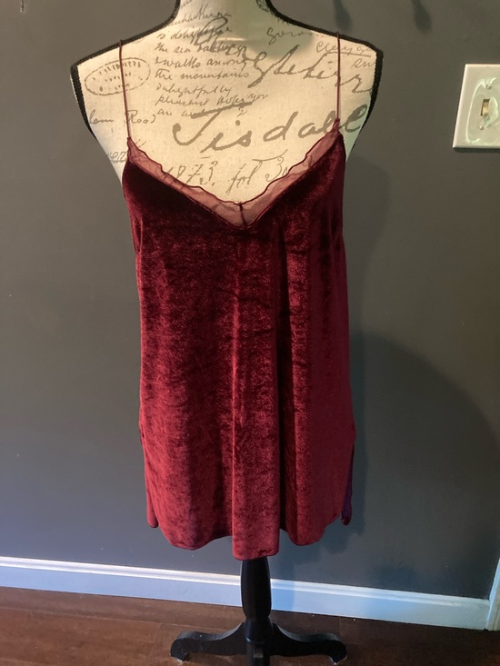 Anthropologie Tops - Anthropologie size small sexy maroon cami top excellent condition